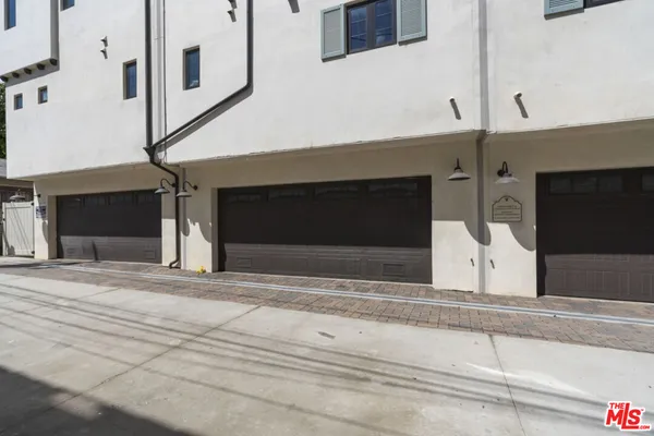 $6,500 | 738 Parkman Avenue, Los Angeles, CA 90026