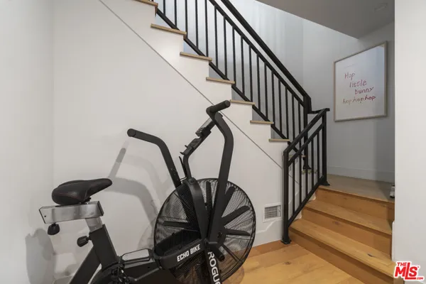 $6,500 | 738 Parkman Avenue, Los Angeles, CA 90026