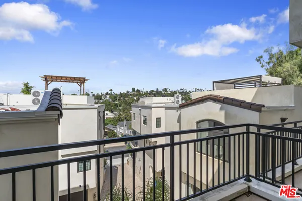 $6,500 | 738 Parkman Avenue, Los Angeles, CA 90026