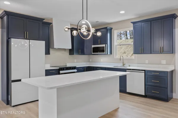 $499,000 | 1024 North Gay Street, Dandridge, TN 37725