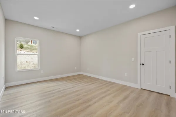$499,000 | 1024 North Gay Street, Dandridge, TN 37725