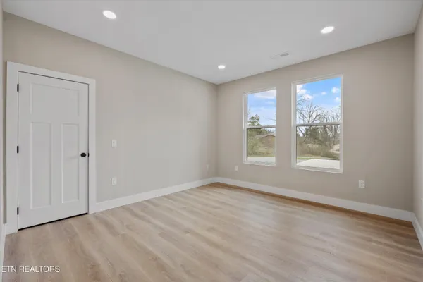 $499,000 | 1024 North Gay Street, Dandridge, TN 37725