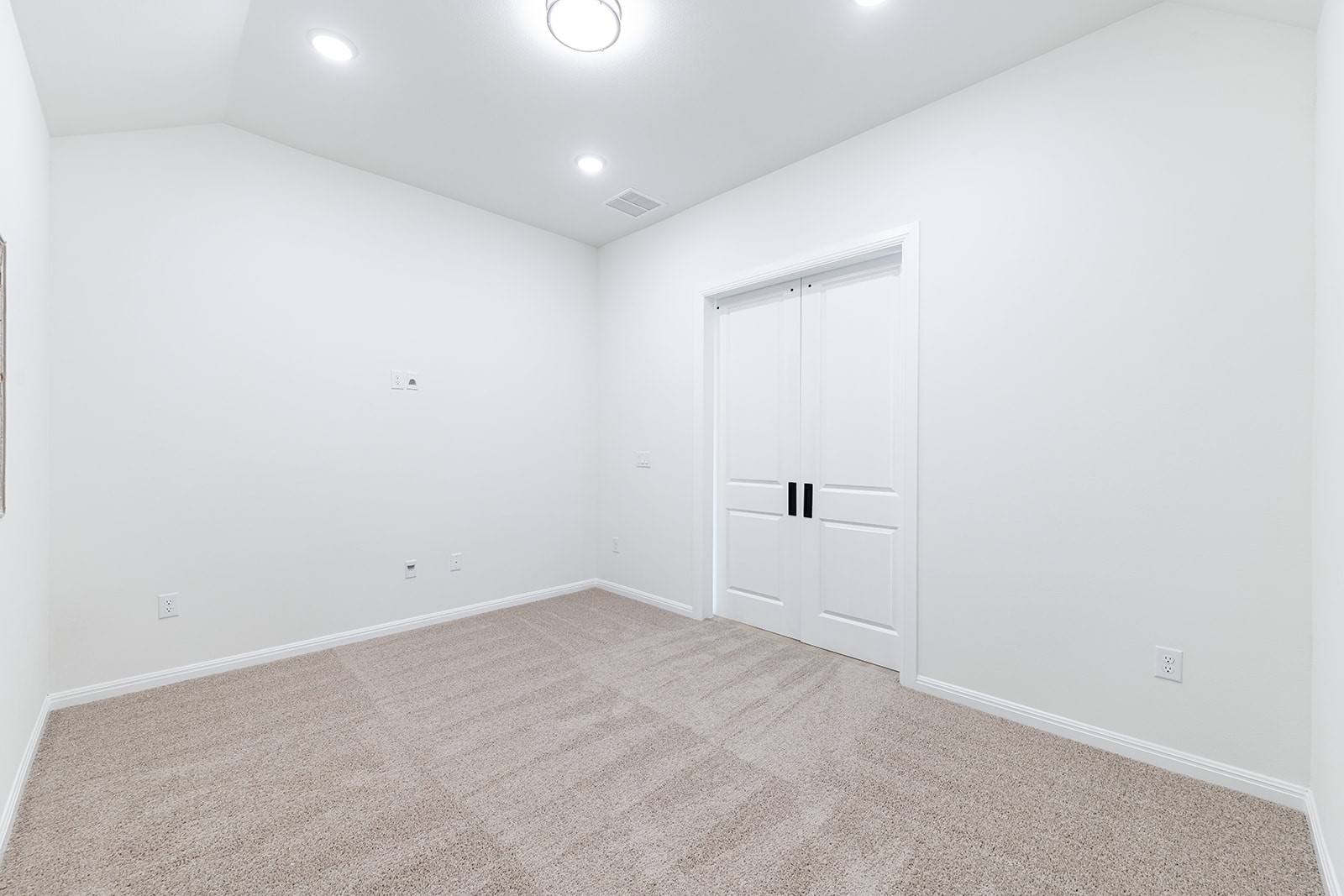 304 Barnstorm Lane Georgetown, TX 78633 - Photo 30 of 40 a view of room