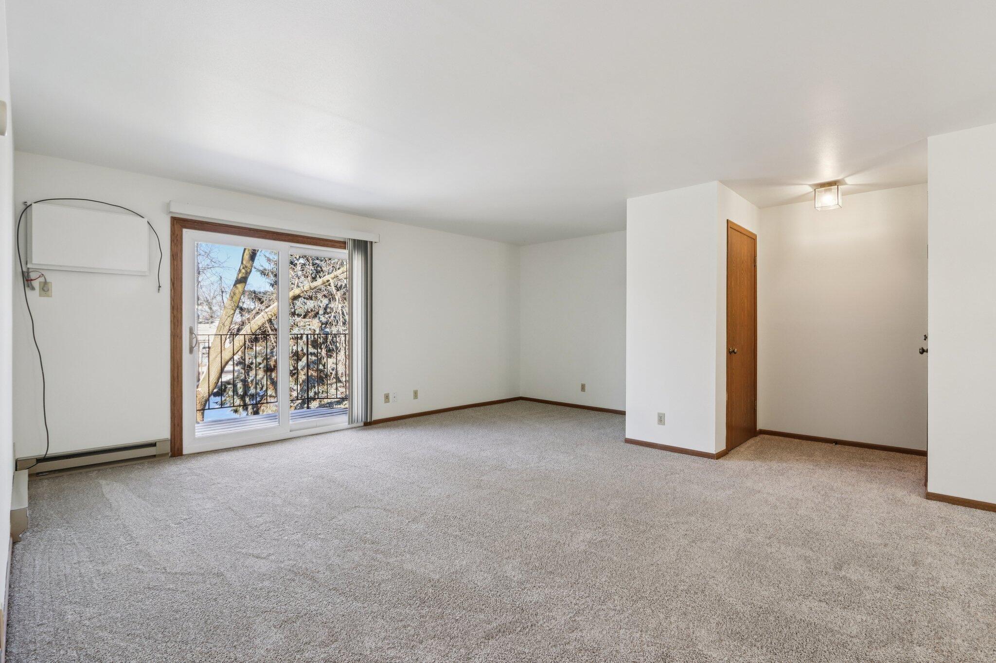 4417 South Green Ridge Circle, Unit G Greenfield, WI 53220 - Photo 4 of 34 Living Room