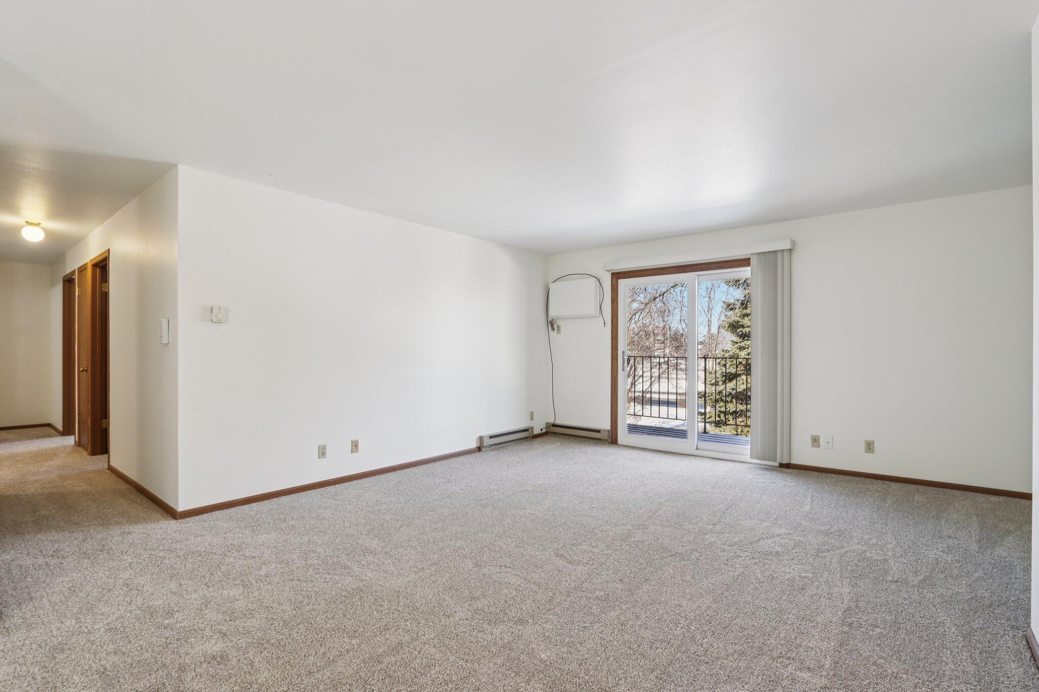4417 South Green Ridge Circle, Unit G Greenfield, WI 53220 - Photo 5 of 34 Living Room
