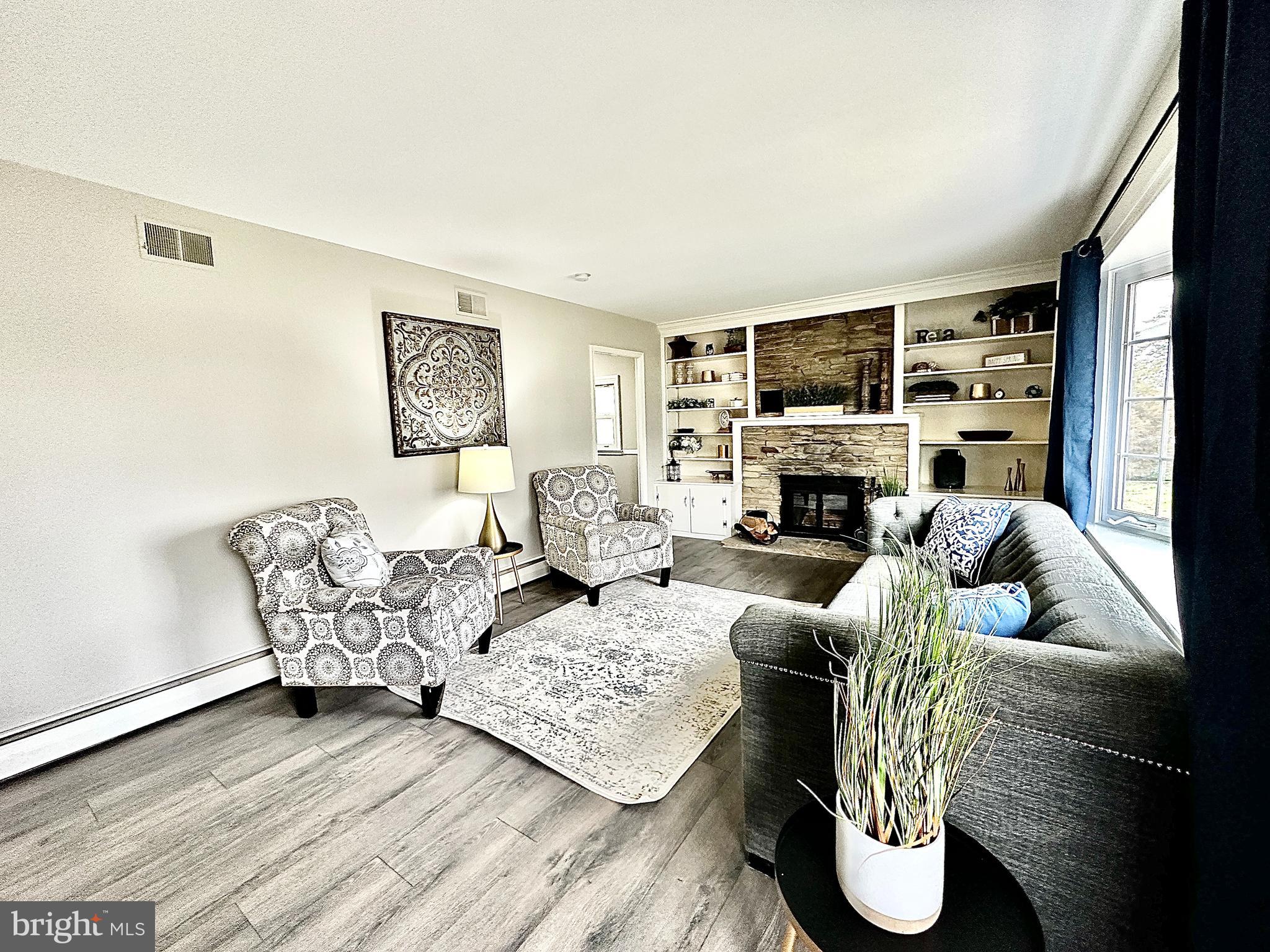 219 Coventry Road Fairless Hills, PA 19030 - Photo 4 of 43