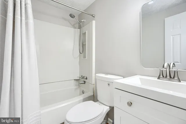 $2,200 | 422 Machias Place, Baltimore, MD 21220