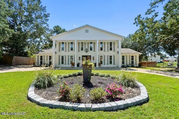 $5,500 | 2421 South Shore Drive, Biloxi, MS 39532