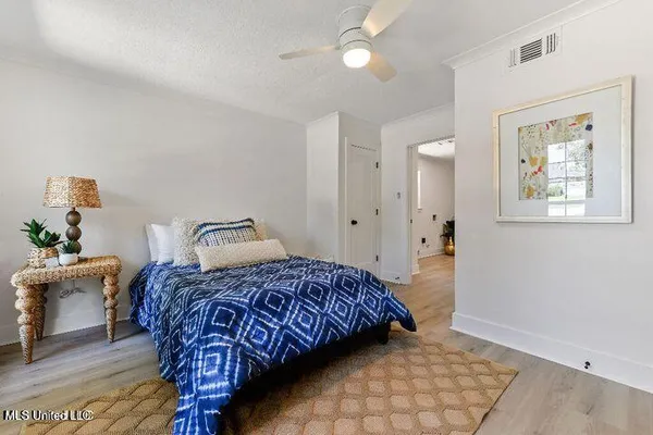 $5,500 | 2421 South Shore Drive, Biloxi, MS 39532