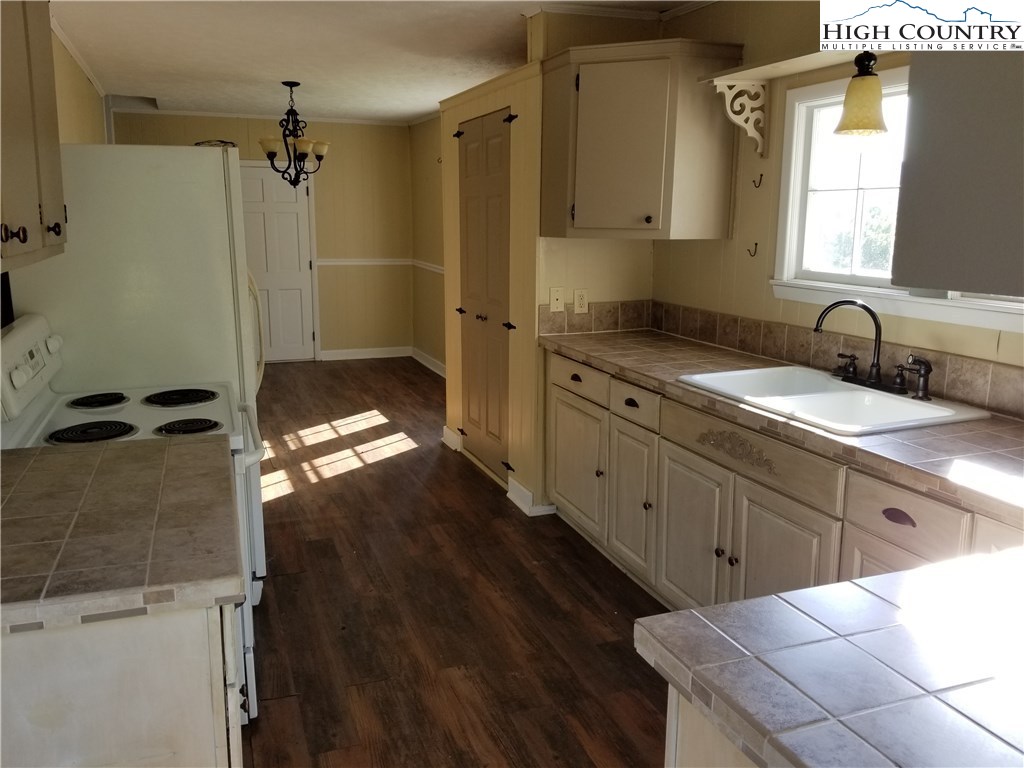 4489 Bolick Road Lenoir, NC 28645 - Photo 5 of 18 Gallery Image 5