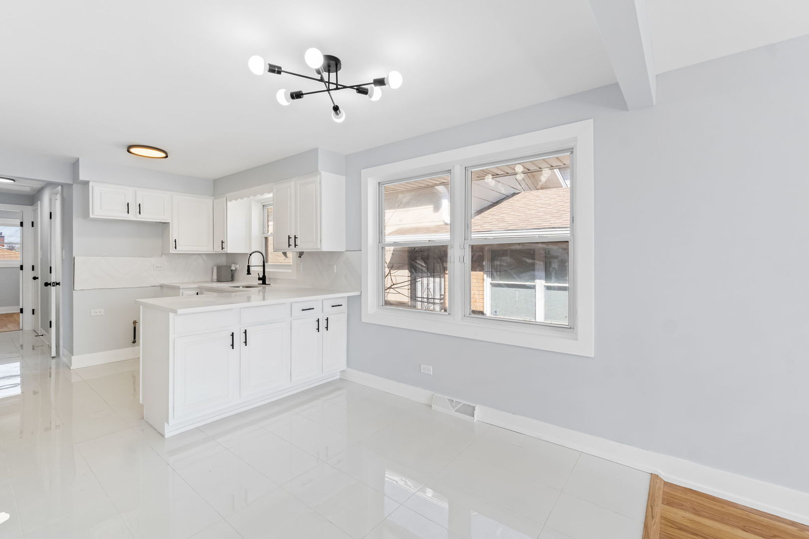 11520 South Aberdeen Street Chicago, IL 60643 - Photo 7 of 32