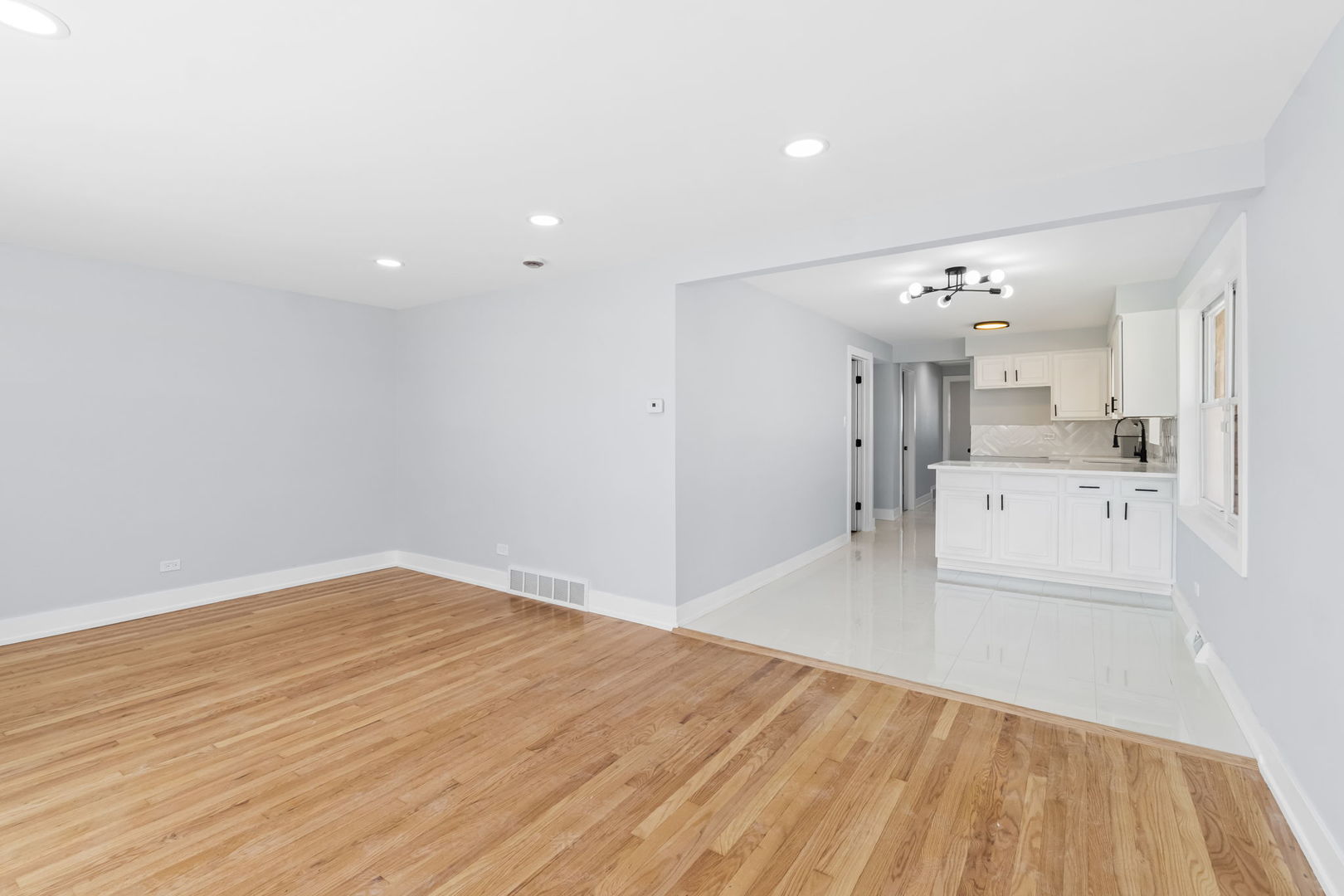 11520 South Aberdeen Street Chicago, IL 60643 - Photo 8 of 32