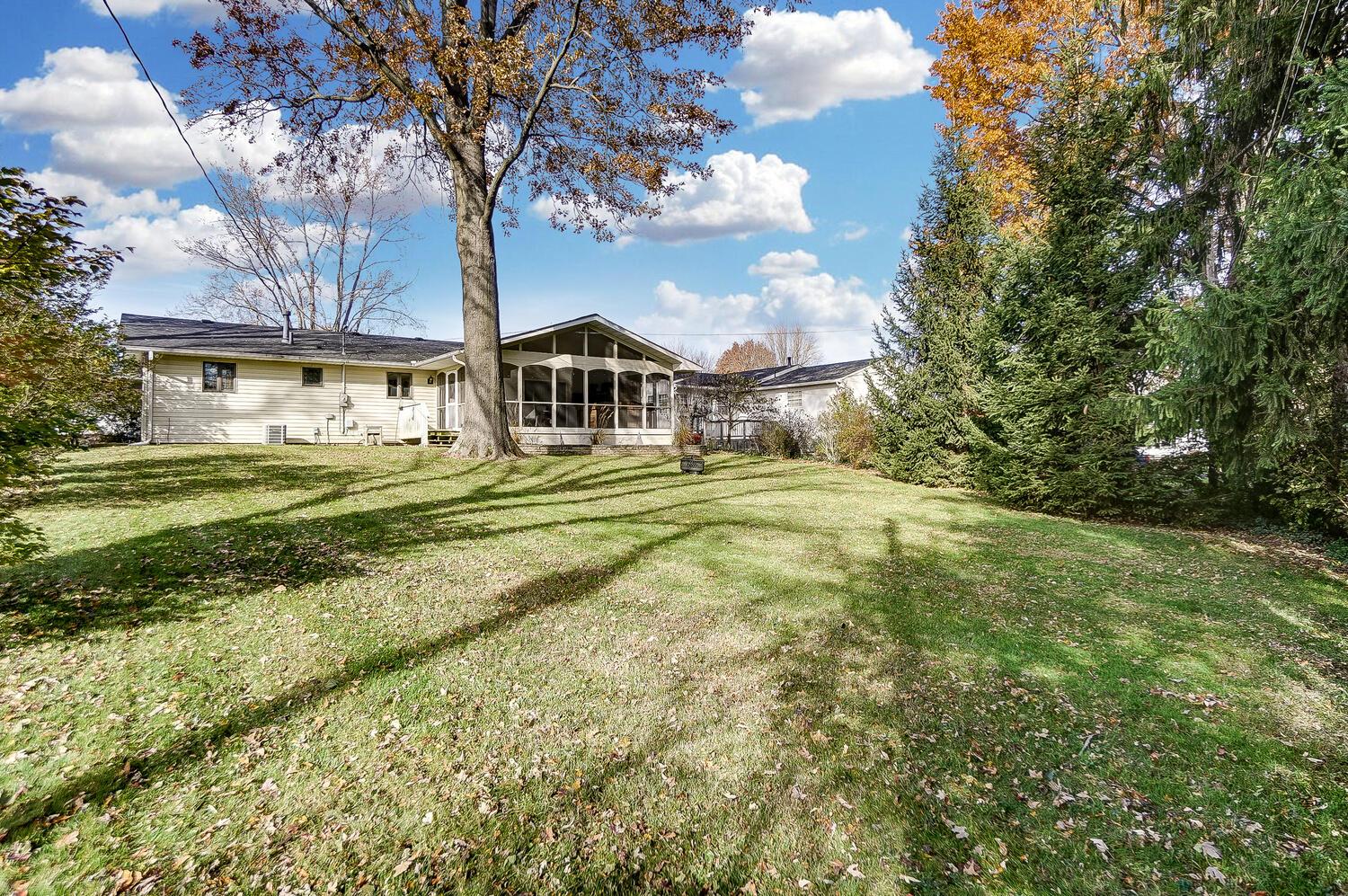 265 Dunbarton Road Columbus, OH 43230 - Photo 43 of 45 Back View & Yard