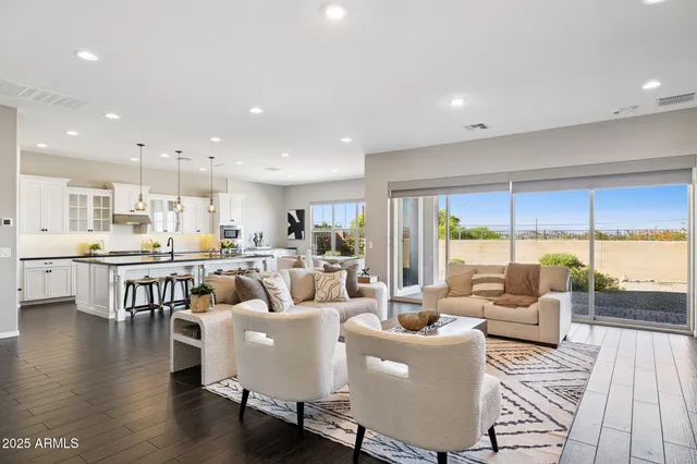 $705,000 | 7707 South 43rd Place, Phoenix, AZ 85042