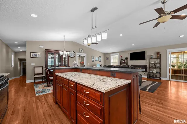 $299,000 | 2720 Kennedy Drive, East Moline, IL 61244