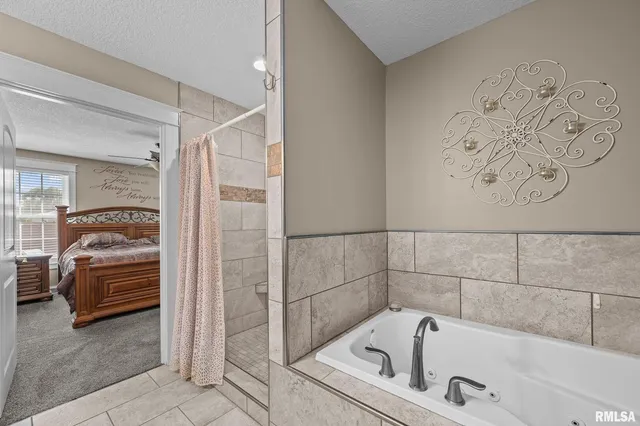 $299,000 | 2720 Kennedy Drive, East Moline, IL 61244