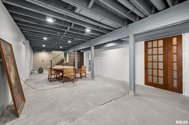 $299,000 | 2720 Kennedy Drive, East Moline, IL 61244