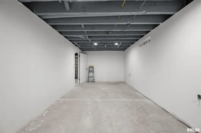 $299,000 | 2720 Kennedy Drive, East Moline, IL 61244