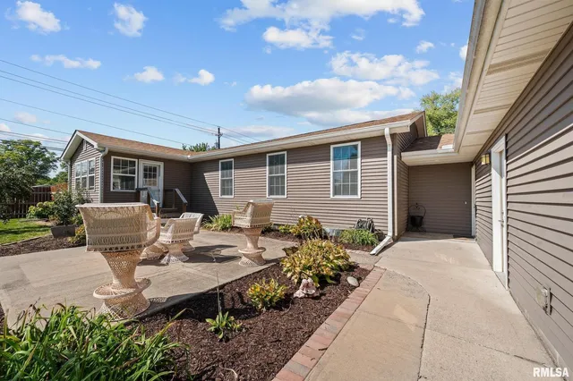 $299,000 | 2720 Kennedy Drive, East Moline, IL 61244