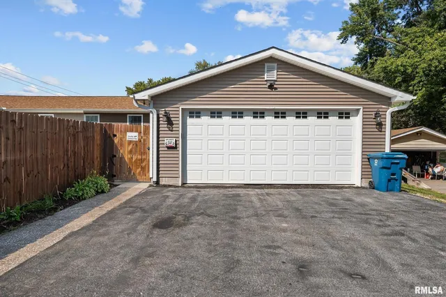 $299,000 | 2720 Kennedy Drive, East Moline, IL 61244