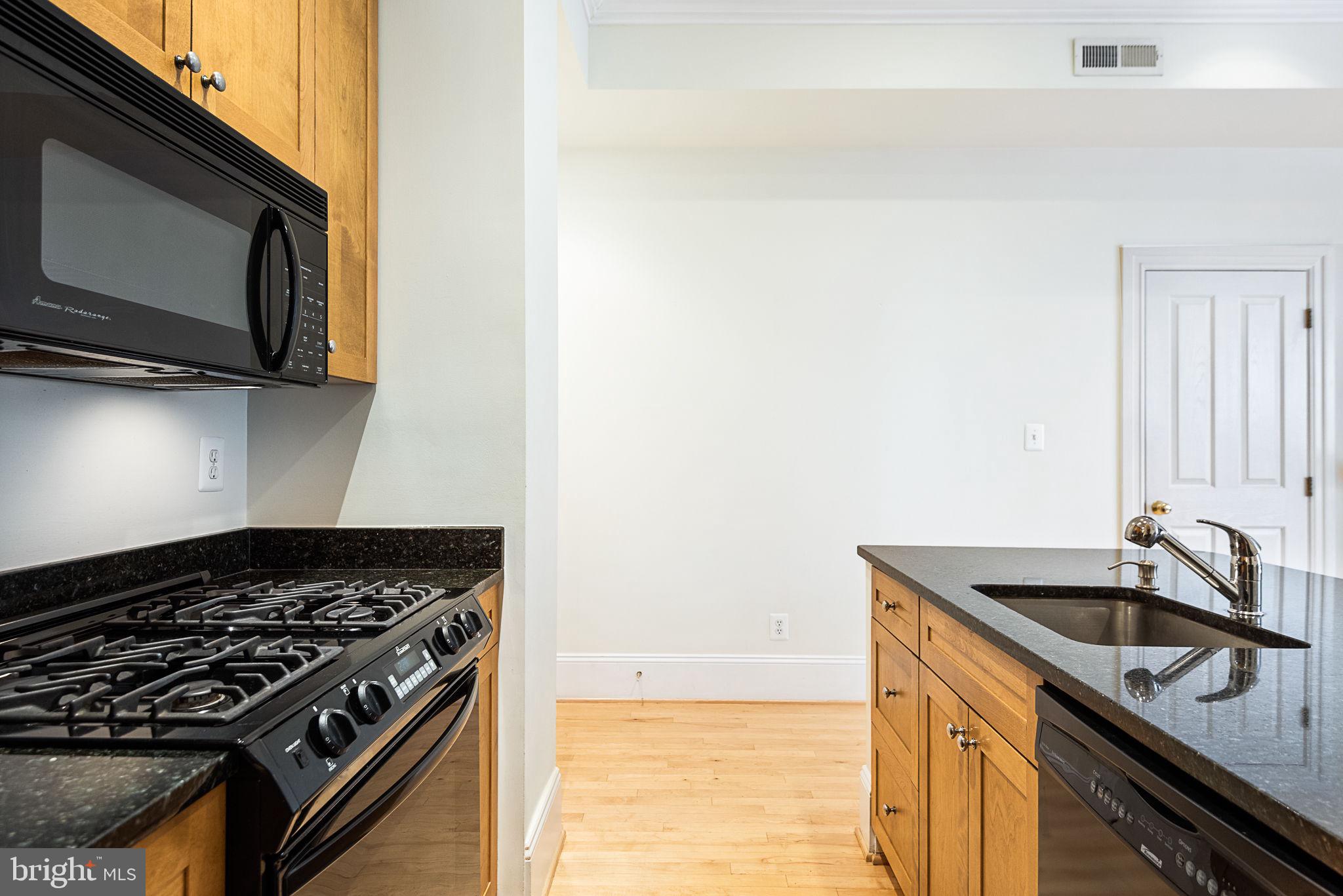 1520 O Street Northwest, Unit 104 Washington, DC 20005 - Photo 10 of 45