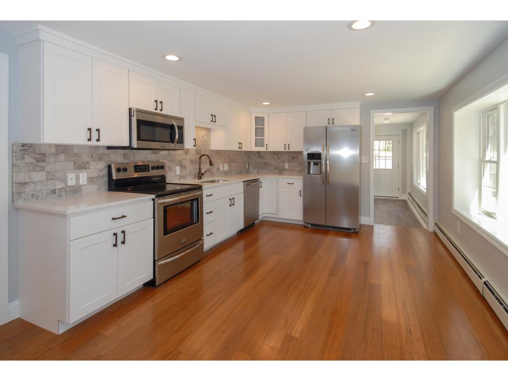 39 Bell Avenue Exeter, NH 03833 - Photo 2 of 34
