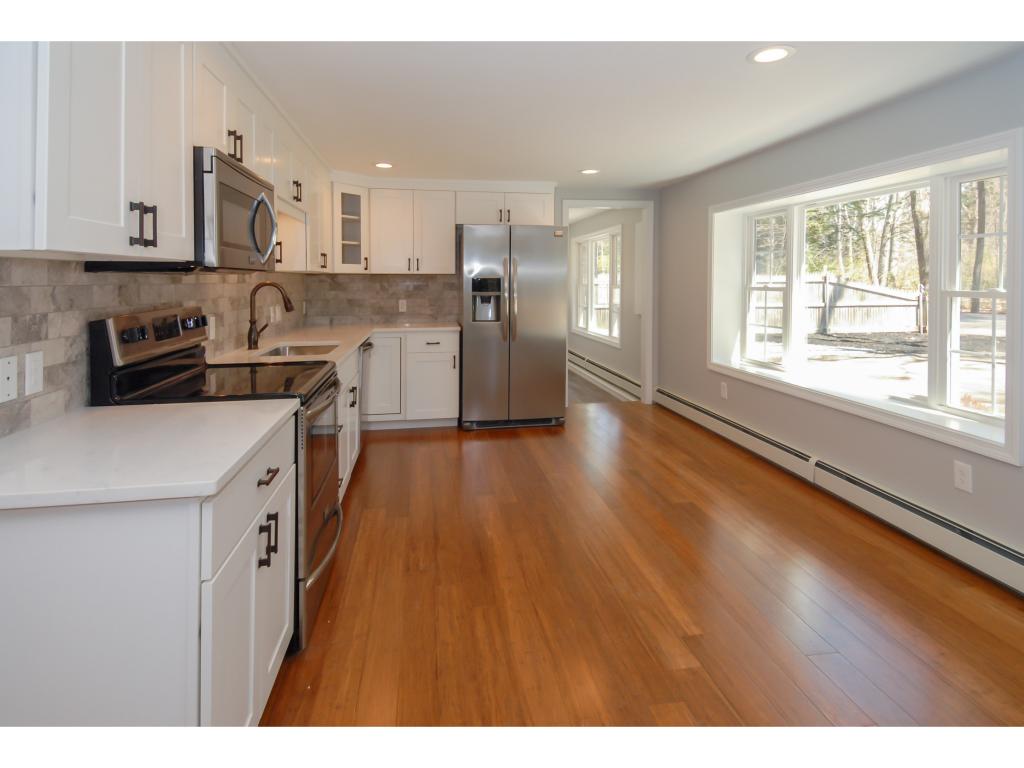 39 Bell Avenue Exeter, NH 03833 - Photo 3 of 34