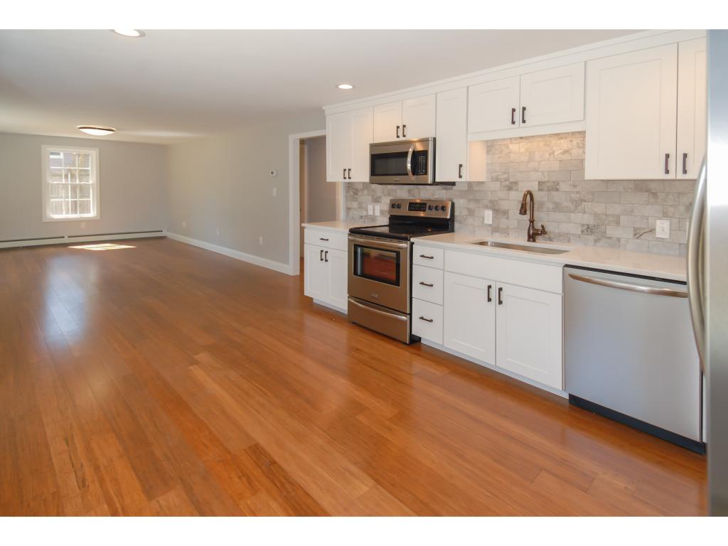 39 Bell Avenue Exeter, NH 03833 - Photo 4 of 34