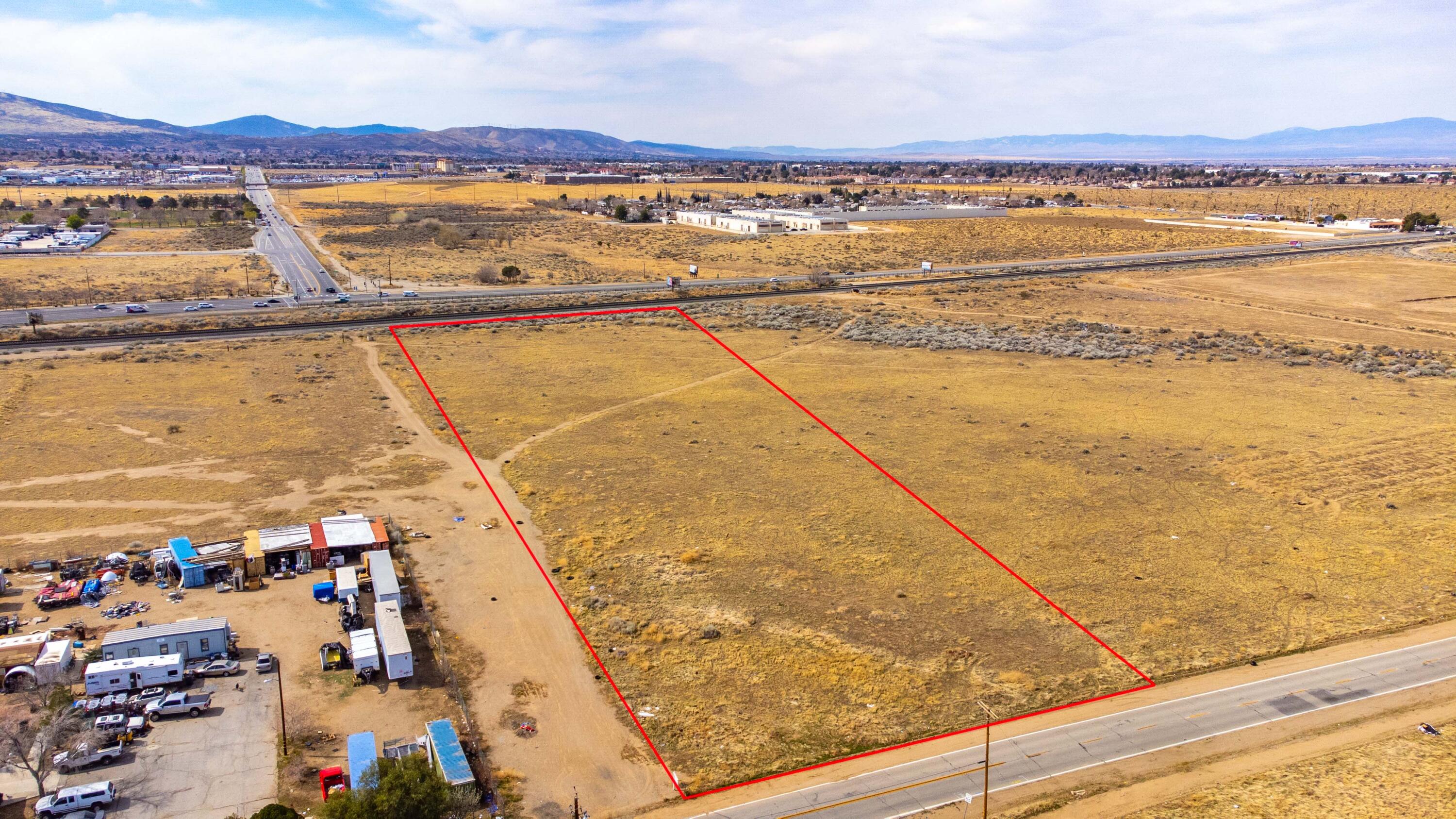 Corner Avenue East Palmdale, CA 93550 - Photo 7 of 8 a view of an ocean and beach