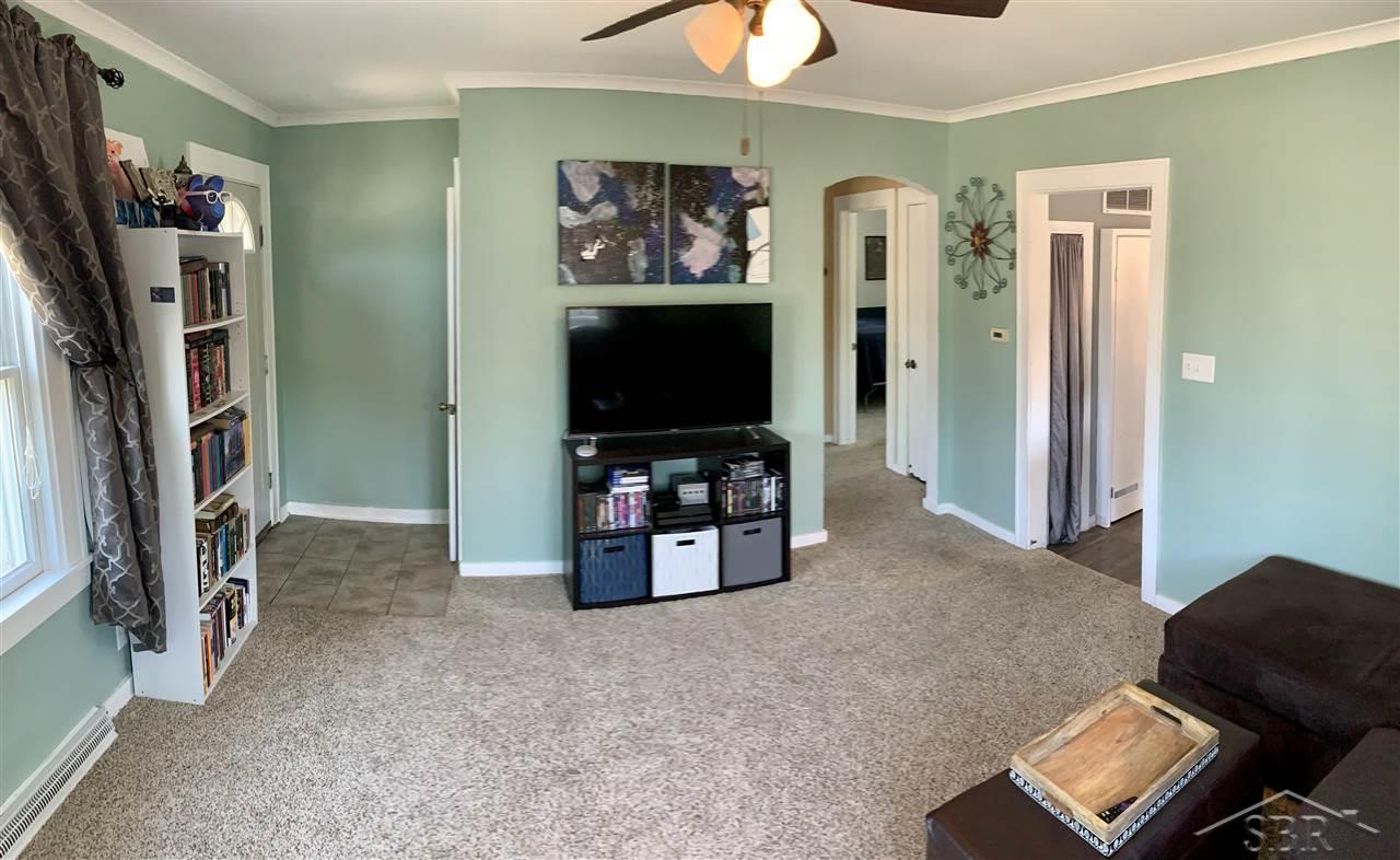 742 East Washington Road Freeland, MI 48623 - Photo 3 of 20 50044826-2.JPG