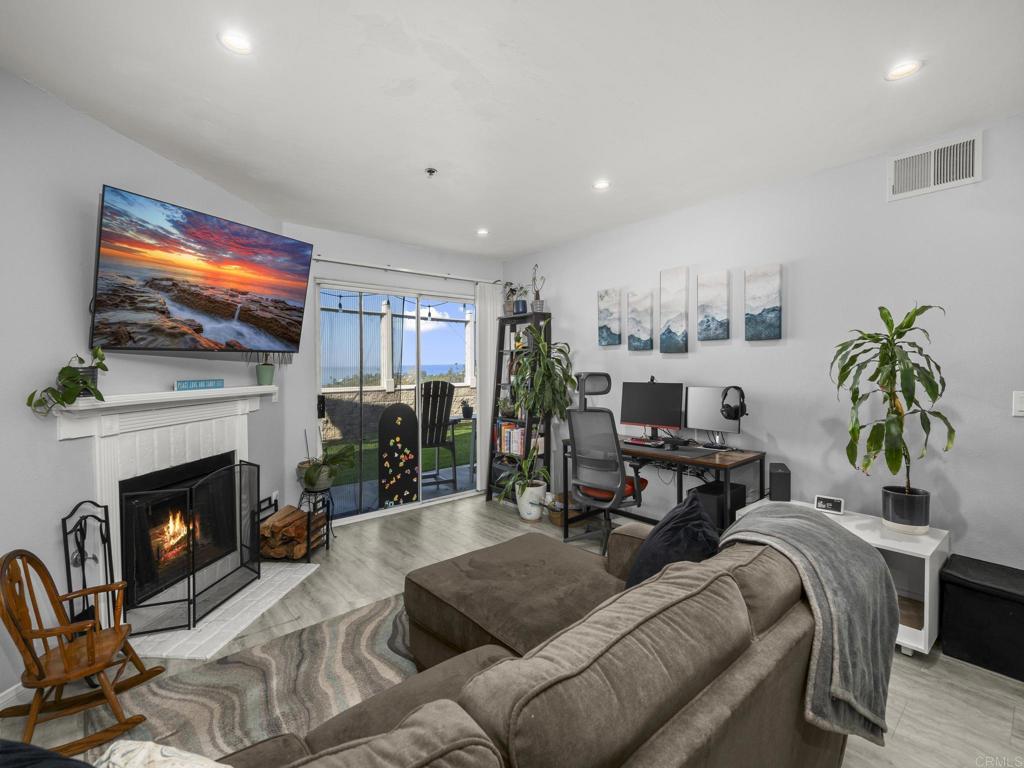 233 Mangano Circle Encinitas, CA 92024 - Photo 10 of 25