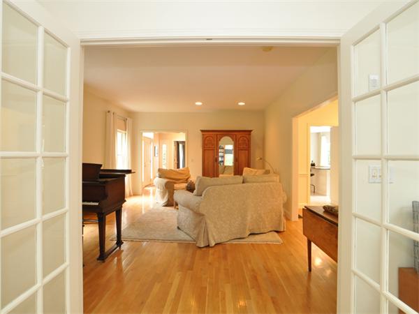 10 Crown Point Road Sudbury, MA 01776 - Photo 4 of 28 Gallery Image 4