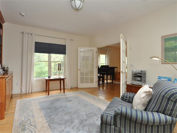 10 Crown Point Road Sudbury, MA 01776 - Photo 8 of 28 Gallery Image 8