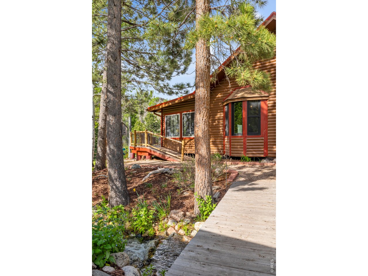 428 Rustic Road Bellvue, CO 80512 - Photo 4 of 43