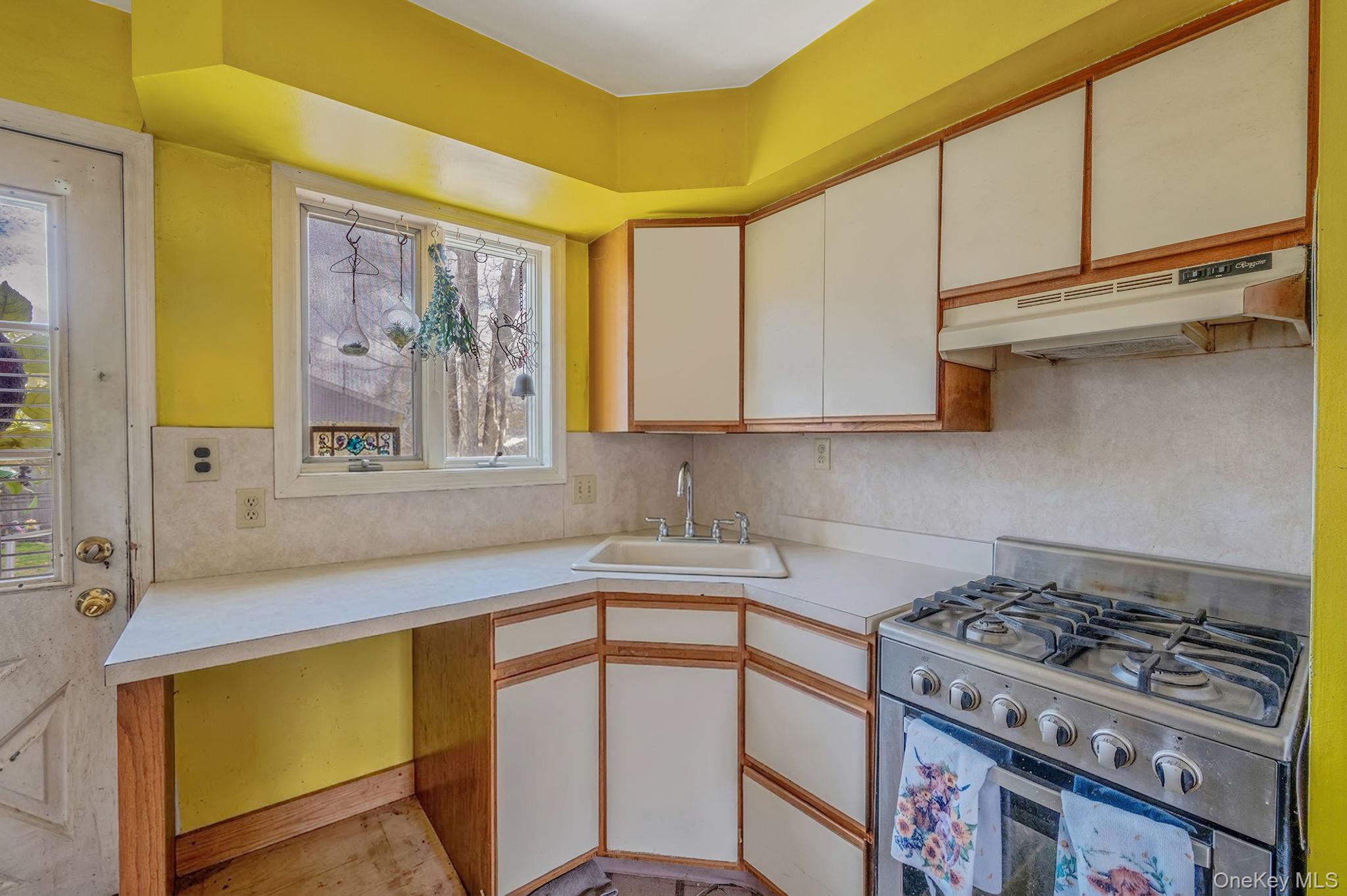 130 Lafayette Road West Babylon, NY 11704 - Photo 12 of 29