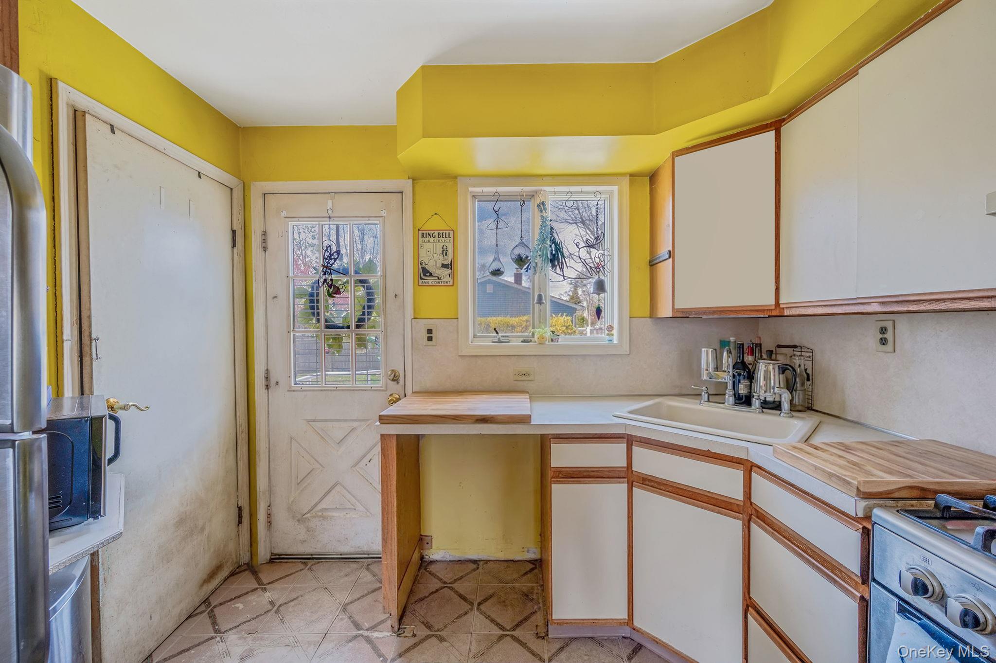 130 Lafayette Road West Babylon, NY 11704 - Photo 14 of 29