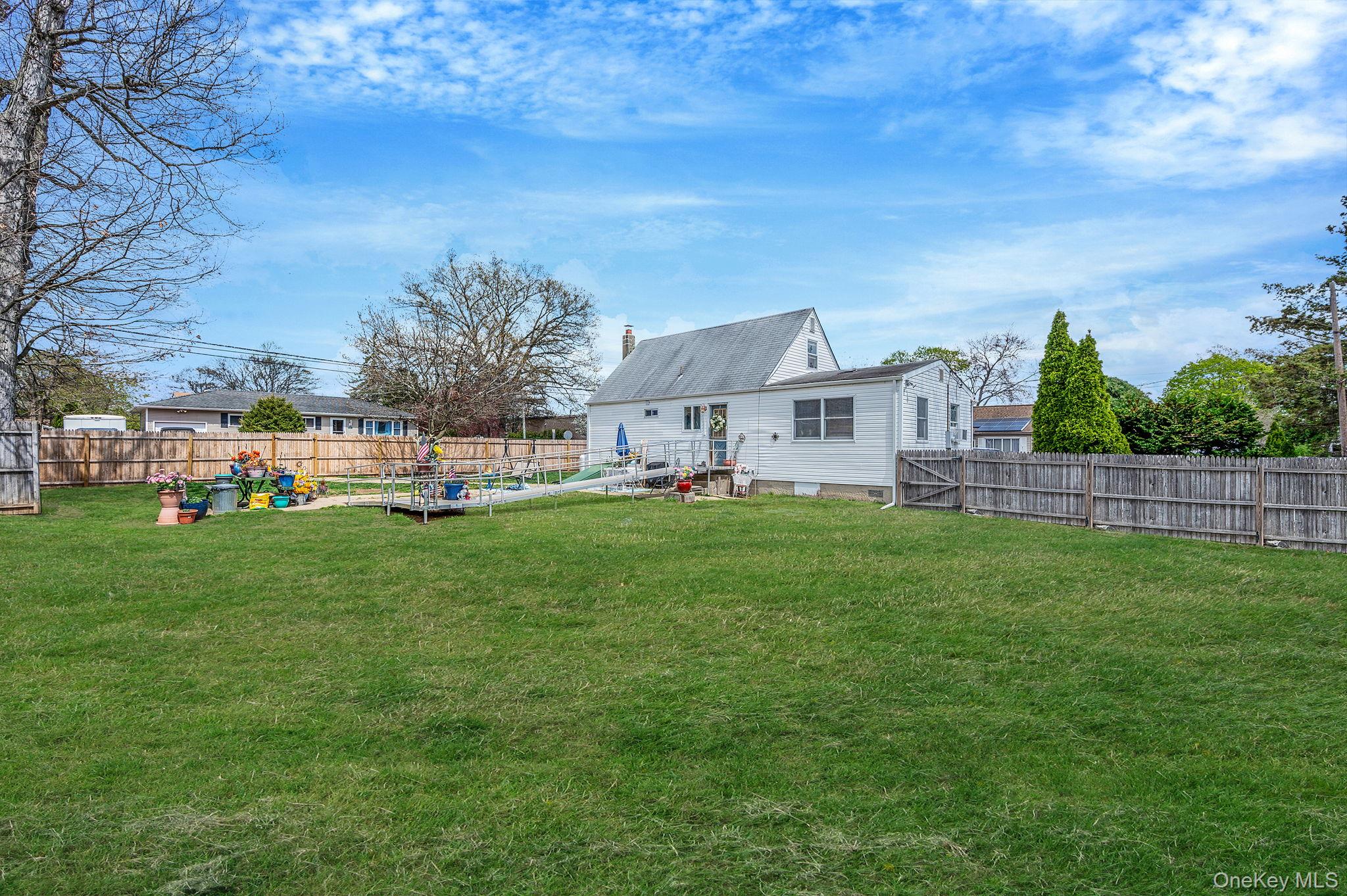 130 Lafayette Road West Babylon, NY 11704 - Photo 26 of 29