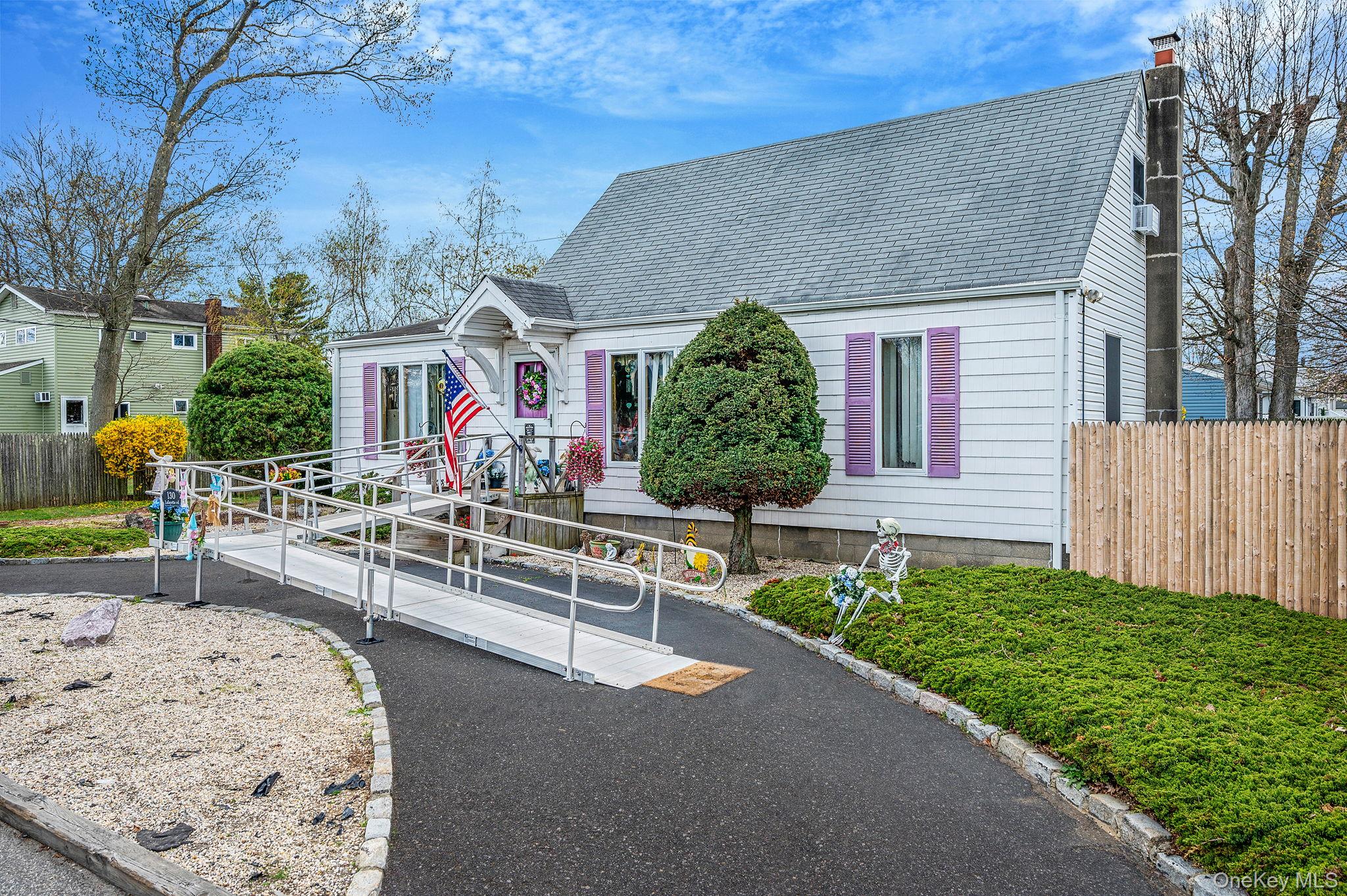 130 Lafayette Road West Babylon, NY 11704 - Photo 4 of 29