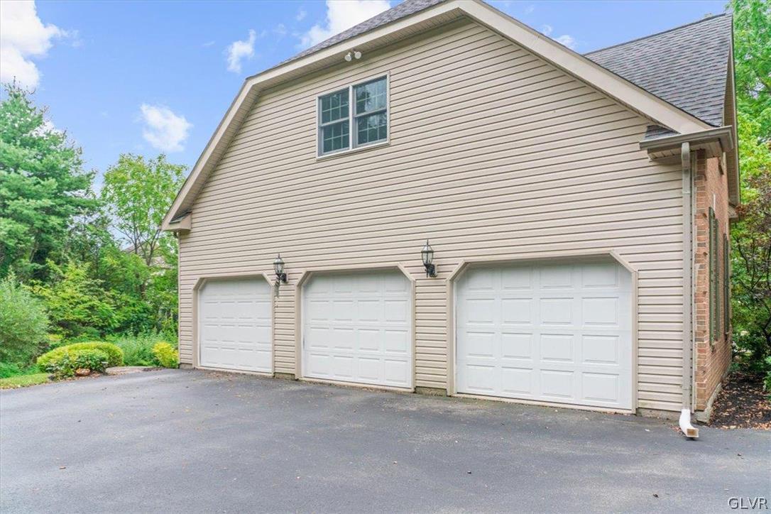1319 Wynewood Road Orefield, PA 18069 - Photo 5 of 47 Gallery Image 5