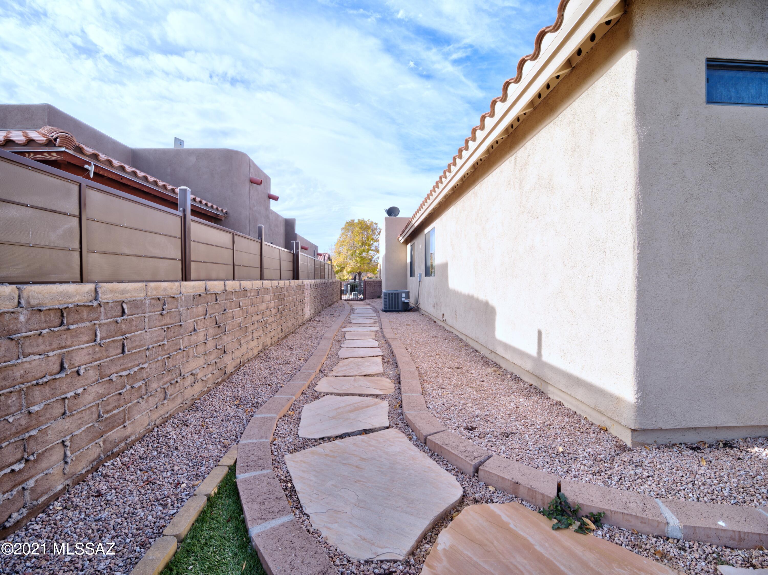 439 Colorado Court Rio Rico, AZ 85648 - Photo 8 of 25
