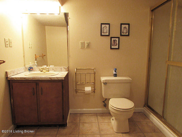 4525 Sandhill Road Louisville, KY 40219 - Photo 22 of 28 IMG_0754