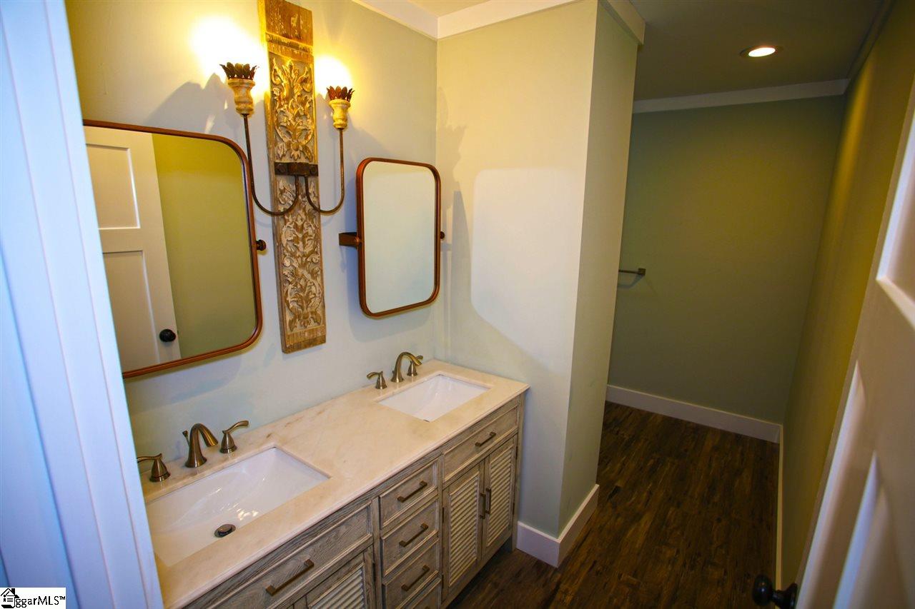 512 Inlet Drive Seneca, SC 29672 - Photo 29 of 36 Gallery Image 29