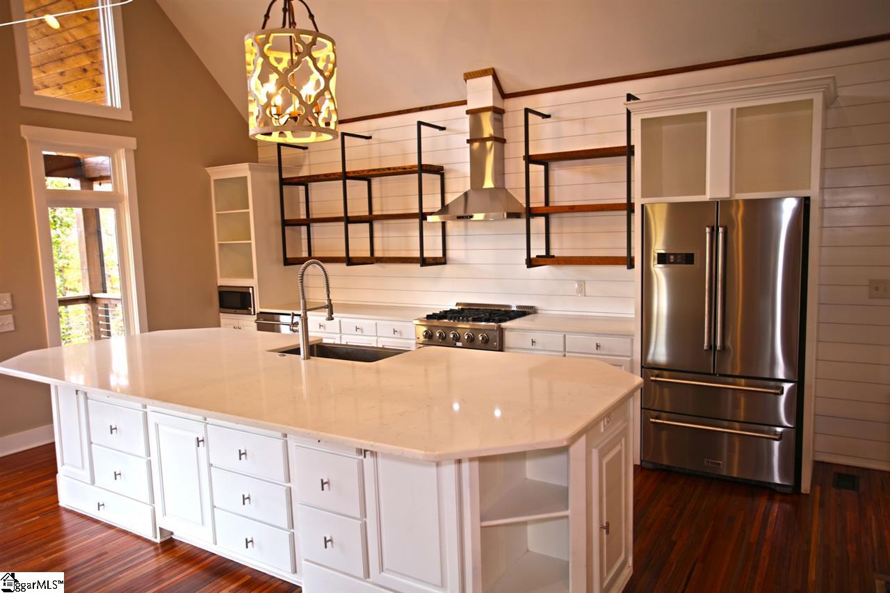 512 Inlet Drive Seneca, SC 29672 - Photo 7 of 36 Gallery Image 7