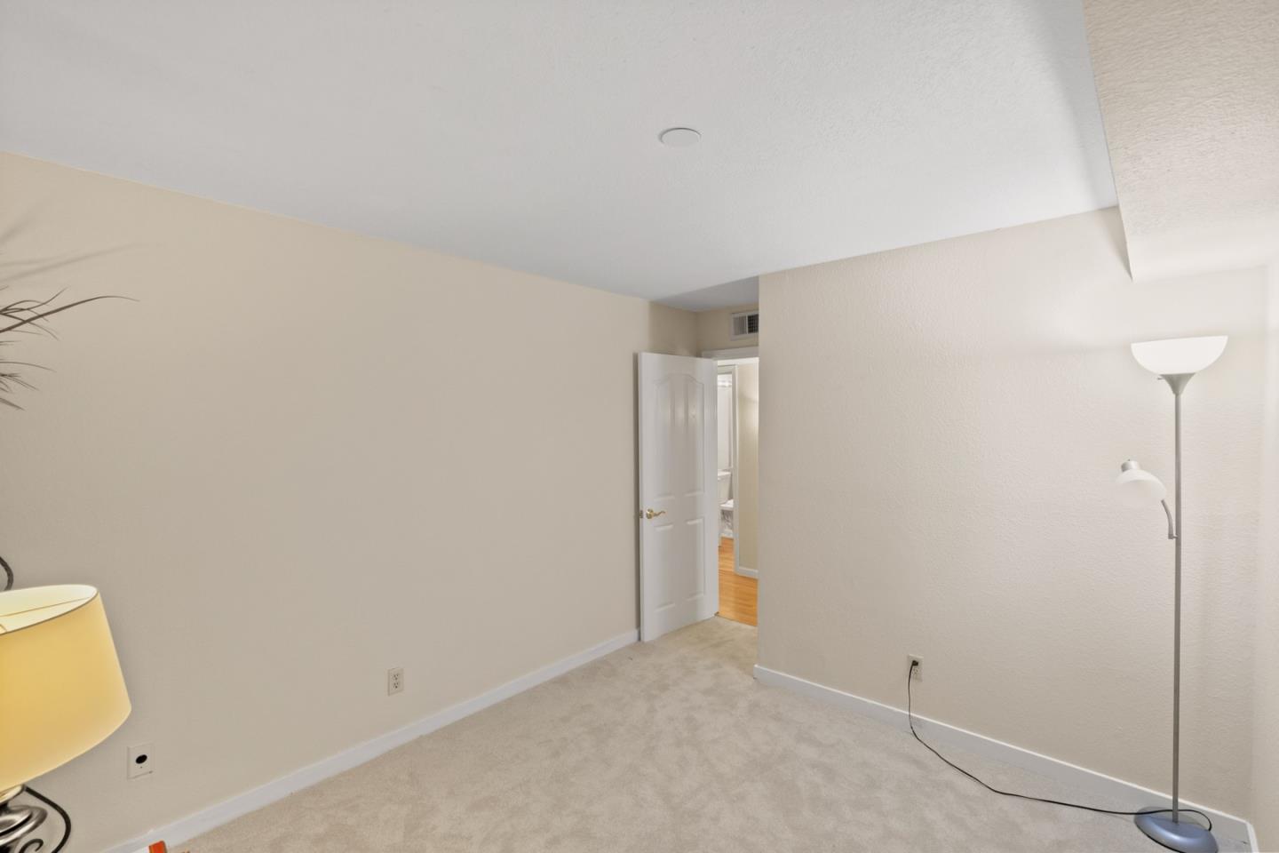 321 Broadway, Unit C2 Santa Cruz, CA 95060 - Photo 19 of 46 a view of small space