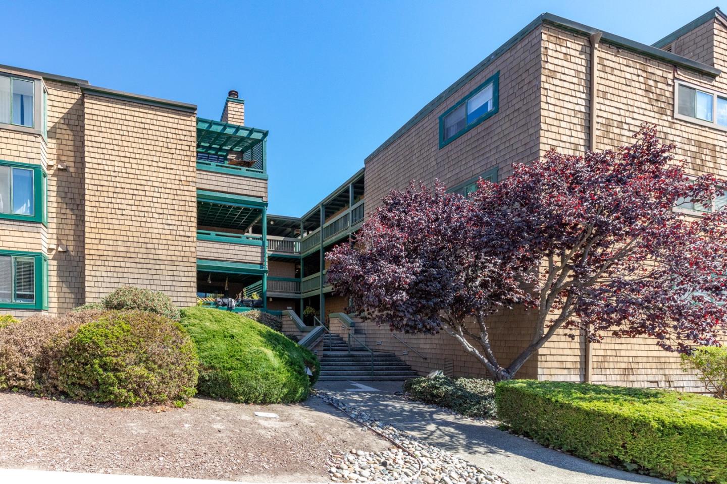 321 Broadway, Unit C2 Santa Cruz, CA 95060 - Photo 35 of 46 a front view of a house with garden