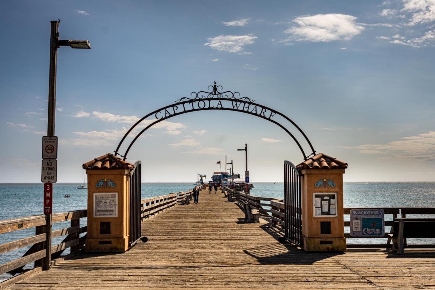 321 Broadway, Unit C2 Santa Cruz, CA 95060 - Photo 45 of 46 a living room with furniture