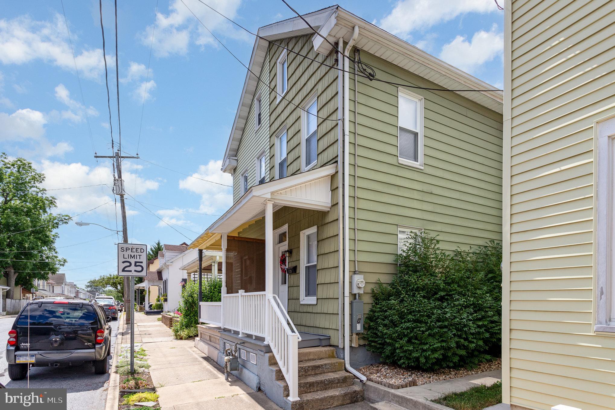 129 East Lincoln Avenue Lititz, PA 17543 - Photo 3 of 27