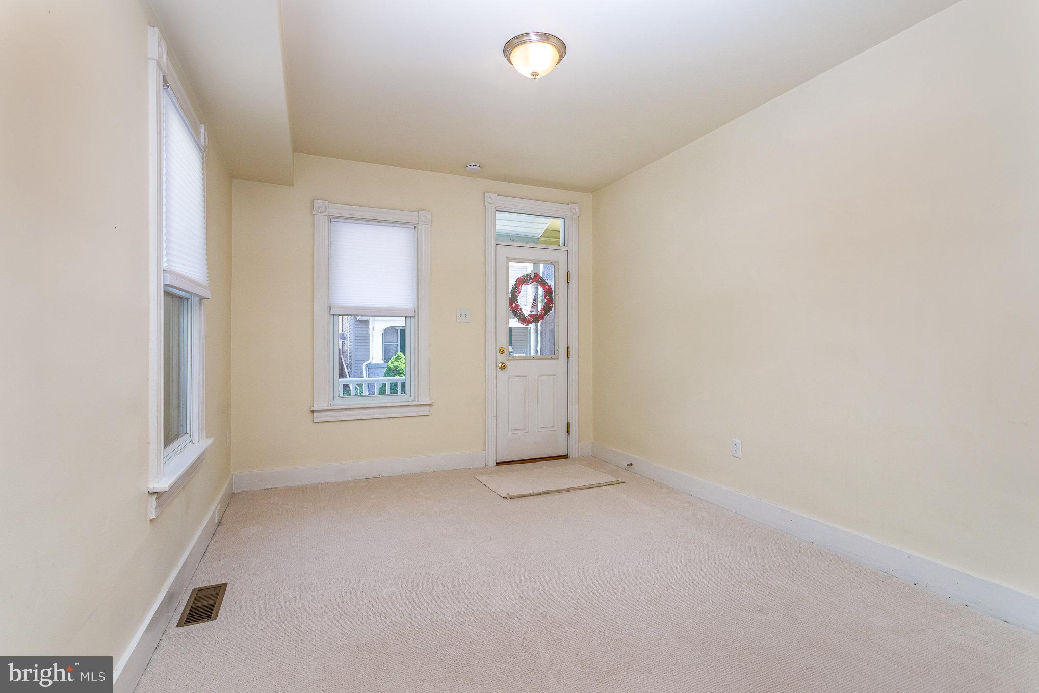 129 East Lincoln Avenue Lititz, PA 17543 - Photo 5 of 27