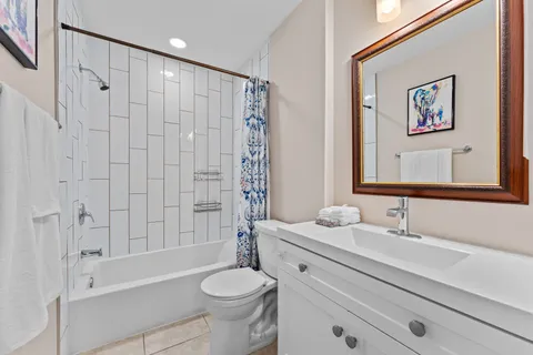 $259,000 | 1112 Bering Drive, Unit 66, Houston, TX 77057