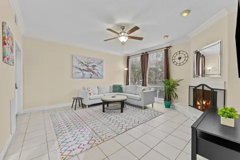 $259,000 | 1112 Bering Drive, Unit 66, Houston, TX 77057